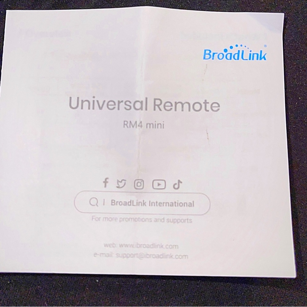 Universal Remote - Picture 3 of 9